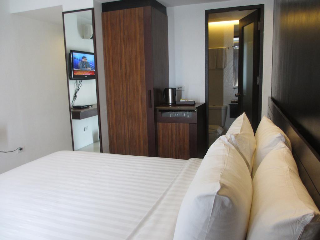 Cityscape Hotel Mandaue City Exterior photo