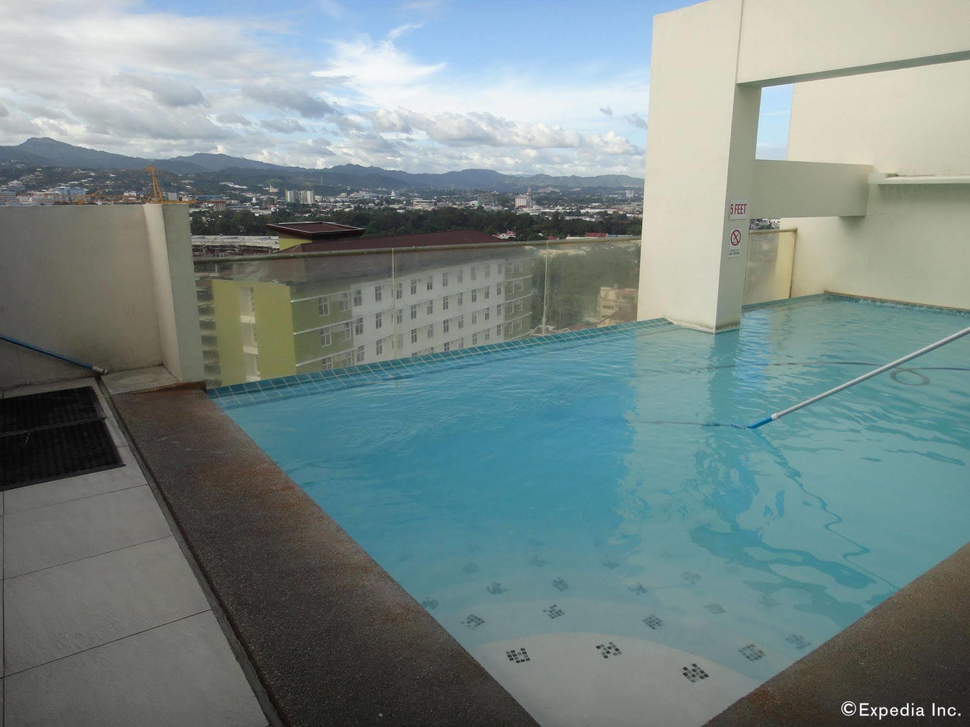 Cityscape Hotel Mandaue City Exterior photo